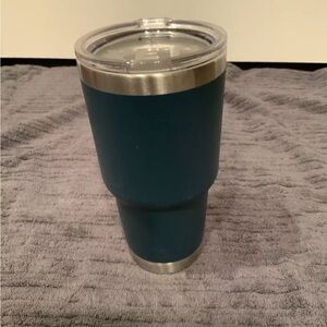 YETI Rambler 30 oz Stainless Steel Tumbler - Navy Blue